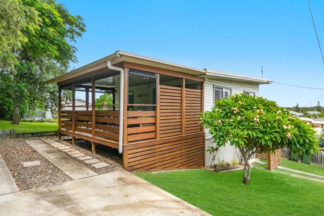 Convent Cottage - Pet Friendly Home In The Centre Of Town Yamba Exterior foto